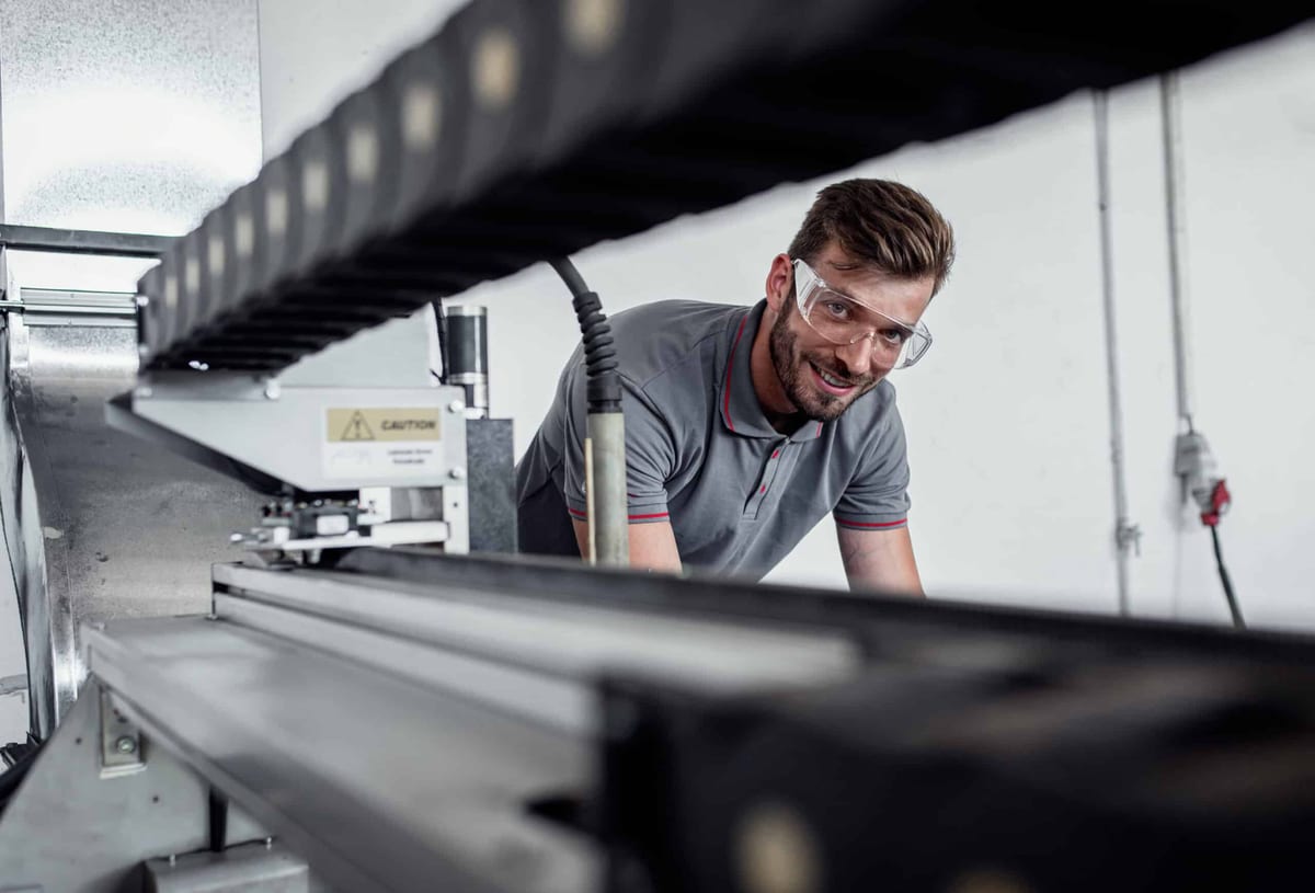 How Expert Plastic Fabrication Advice Reduces Project Risk