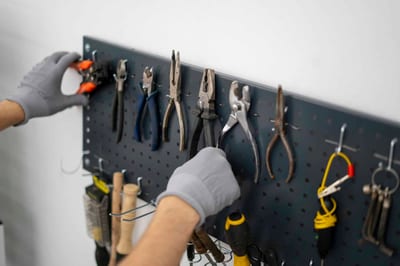 Which Plastic for Winter DIY? The No‑Nonsense Aussie Guide (Acrylic vs Polycarbonate vs PVC)